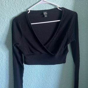 Wild Fable low v-neck long sleeve crop top
